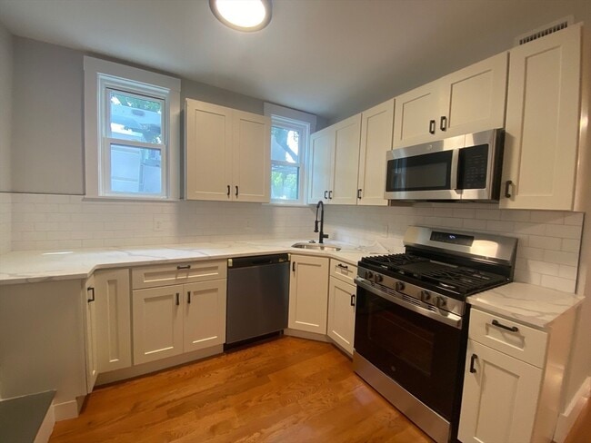 Building Photo - 120 Marginal St Unit 1 Rental