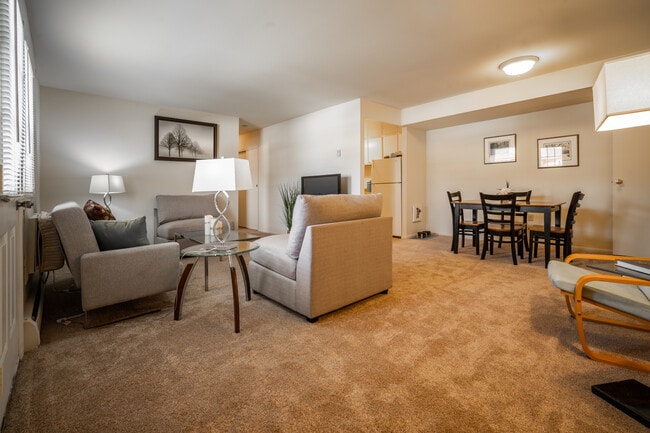 Photo - 901 W Aaron Dr Unit E