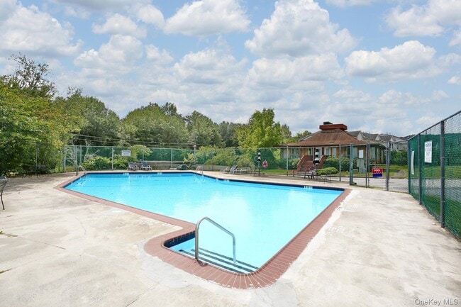Photo - 205 Concord Ln