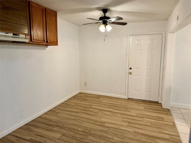 Photo - 10618 Leitrim Way