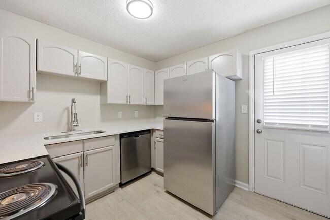 Photo - 4800 Hoyle Dr