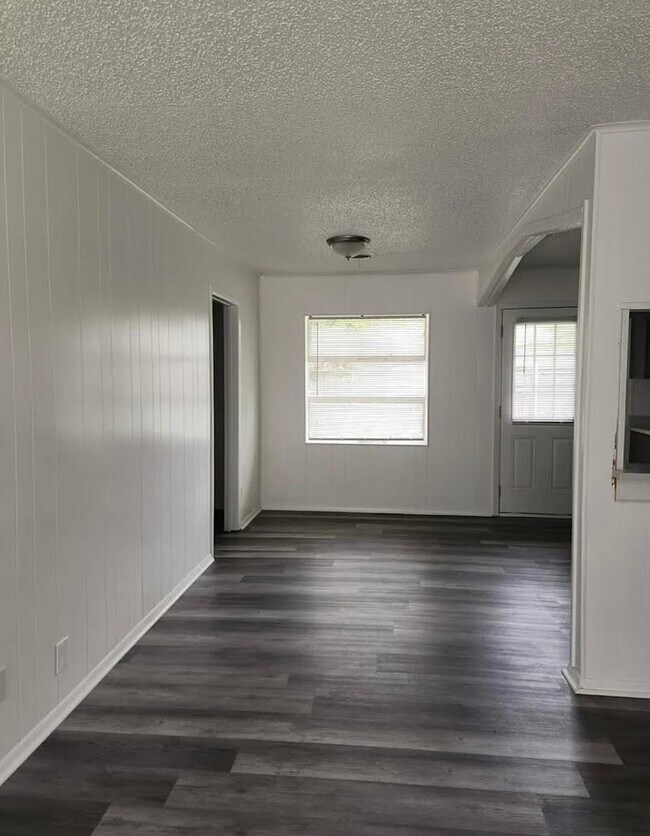 Photo - 2301 Cochran St