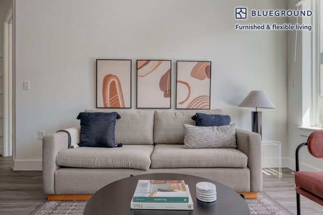 Photo - 212 W Highland Mall Blvd Unidad FL1-ID198