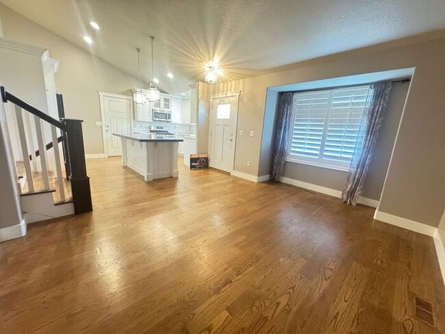 Photo - 4 bed 2 bath 2 car garage. Dog Friendly