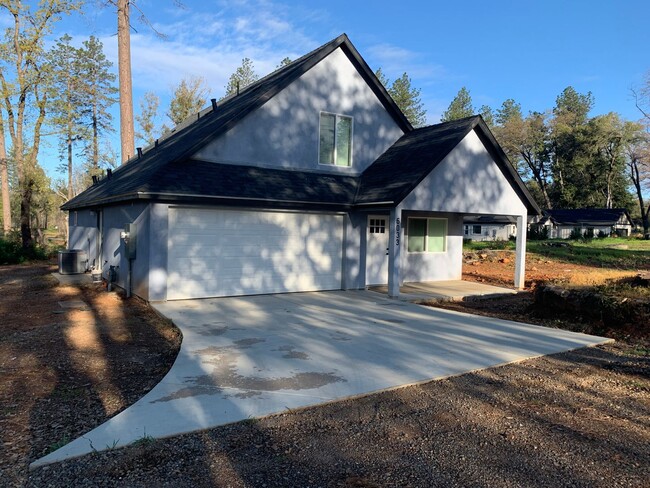 Building Photo - Mountain escape in Paradise!!