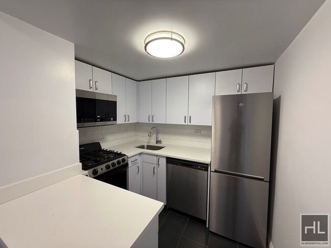 Photo - E 16 ST Unidad 16A