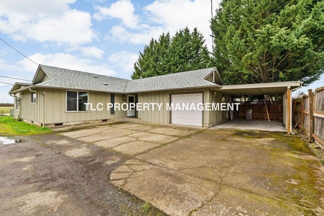 Photo - 2082 Ohio St