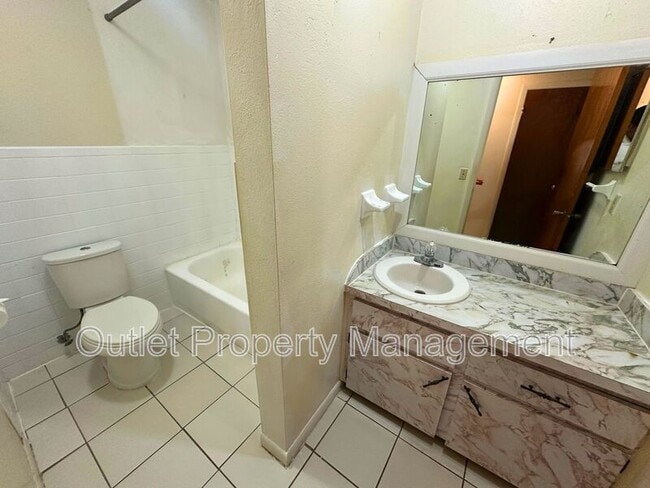 Photo - 325 N 5th St Unit 325-5
