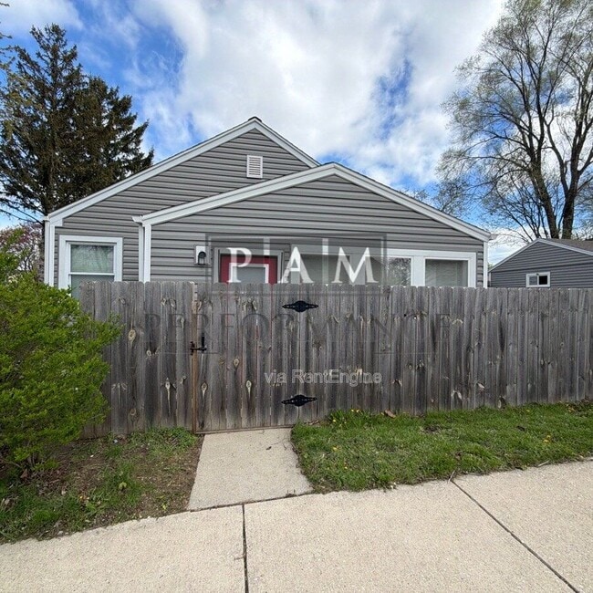 Building Photo - 3270 S 24th St