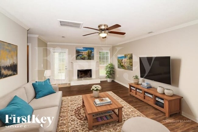 Photo - 122 Carriage Dr