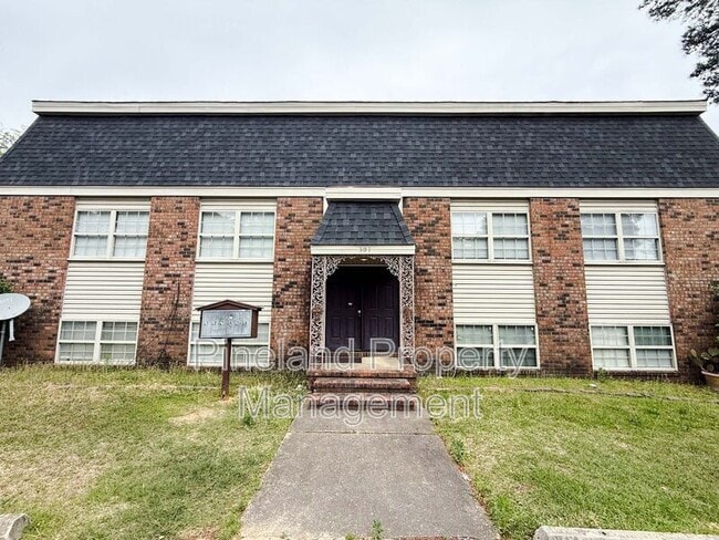 Building Photo - 307 Bradford Ave