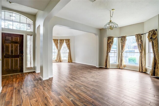 Photo - 4822 Silverlake Dr