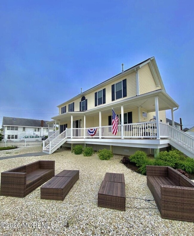 Photo - 65 H St