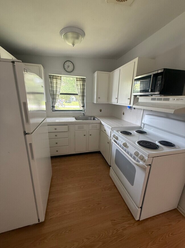 Photo - 810 5th Ave N