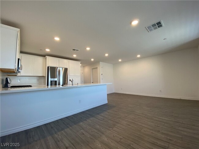 Photo - 6148 Foxes Dl St