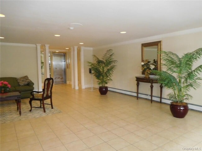 Photo - 2 Consulate Dr Unidad 1-P