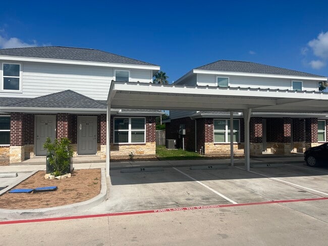 Photo - 413 E 18th St