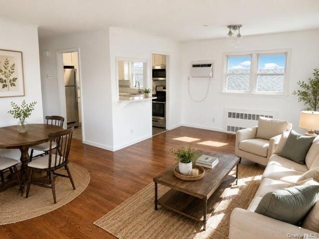 77 Kentucky St Unit Upper