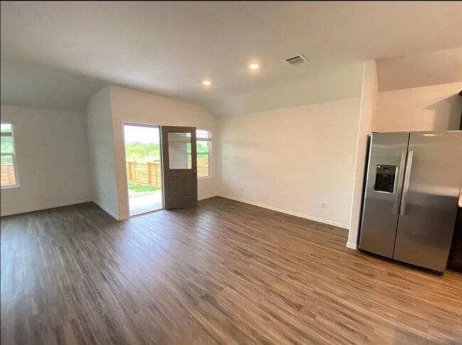 Photo - 490 Jack Ryan