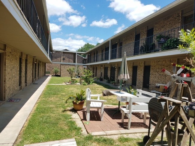 Photo - Greenbriar Apartments