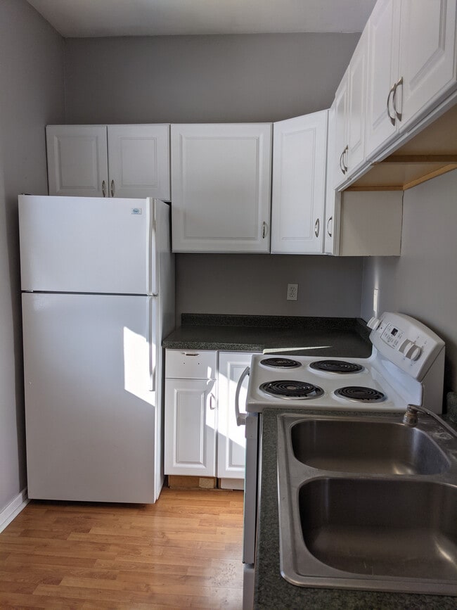 Photo - 626 4th St SE Unit #1 - Lower