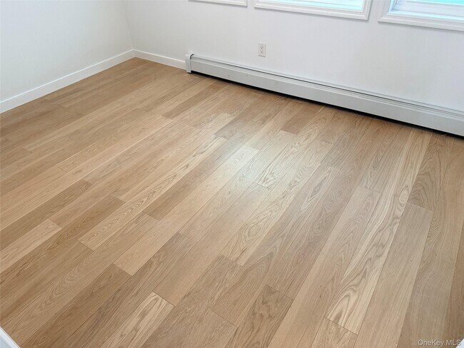 Photo - 48-23 44th St