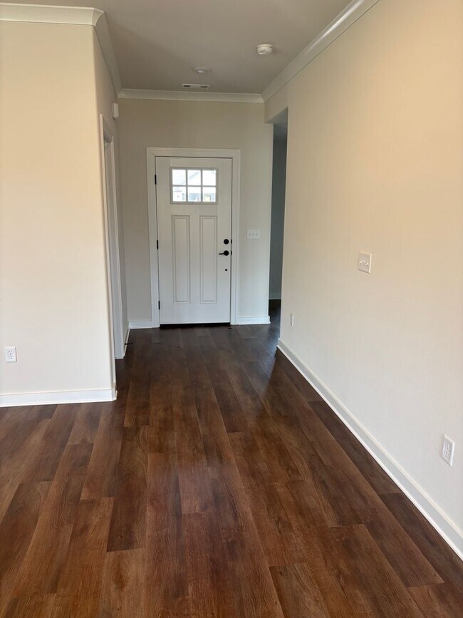 Photo - BEAUTIFUL HOME IN GREAT LOCATION!