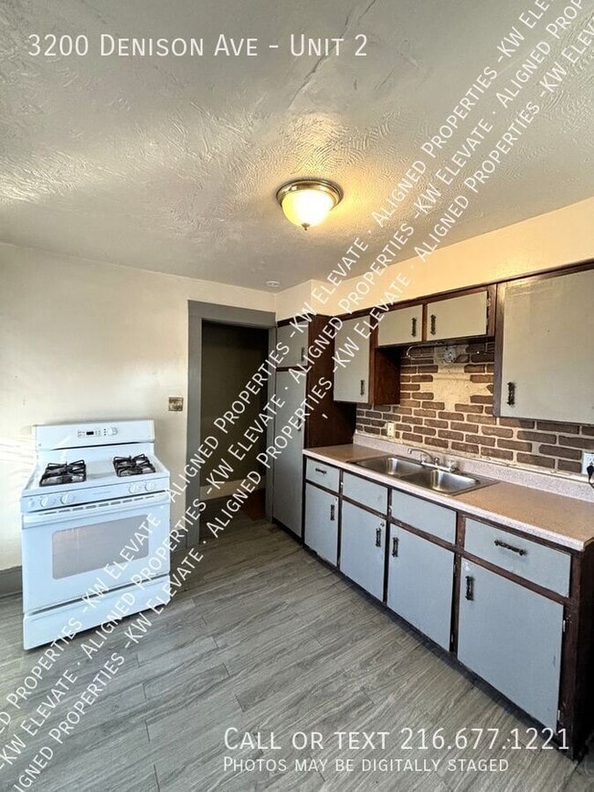 Photo - 3200 Denison Ave Unidad 2