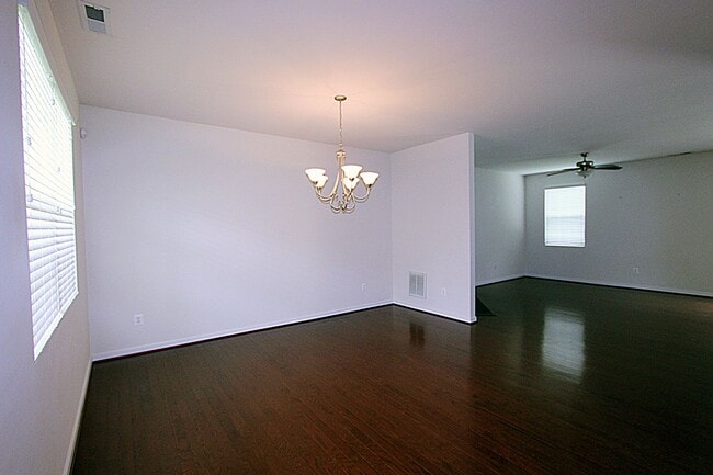 Photo - 134 Braddock Rd
