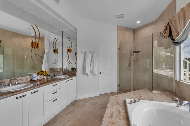 Photo - 1991 Stradella Rd