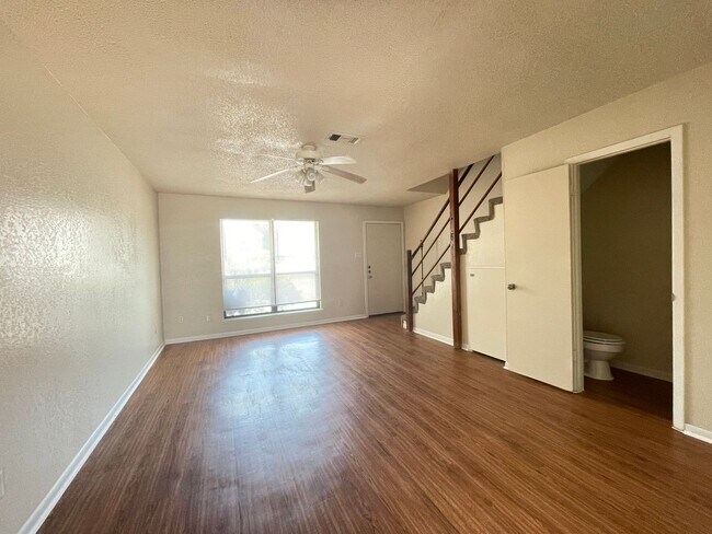 Photo - 3407 Victoria Cir Unit Apt C