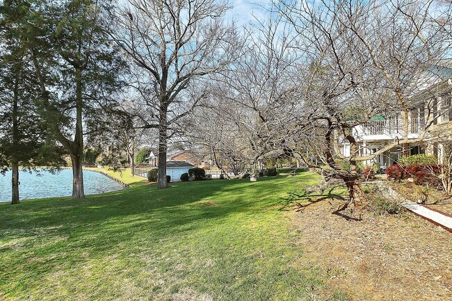 Photo - Spacious 2BR/2BA Condo in Prime South Charlotte Location!