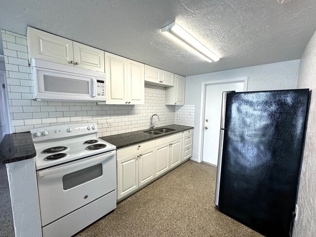 Photo - 321 9th St Dr W Unidad 319 B