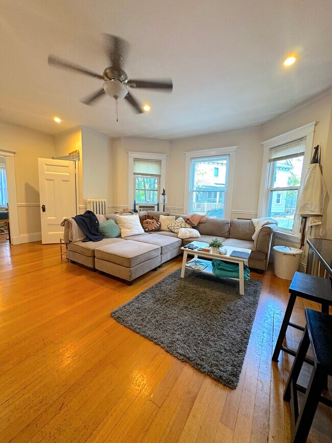 Photo - 11 Henshaw St Unit 3