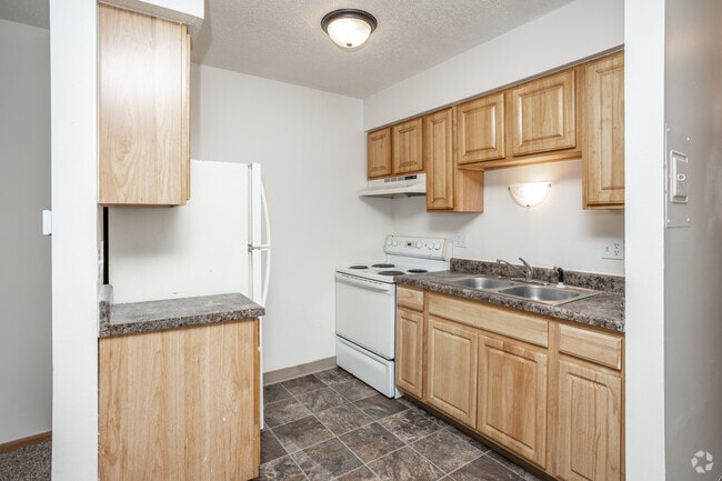 1BR, 1BA - 500 SF