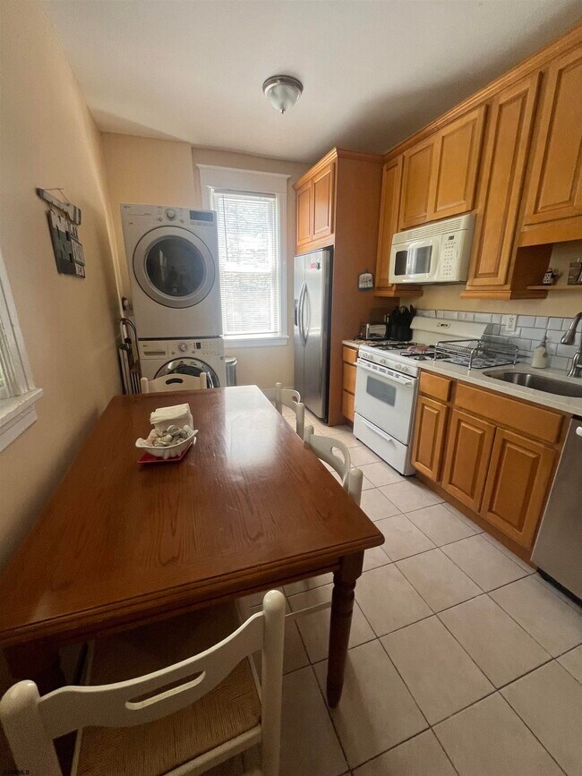 Photo - 122 Dewey Pl