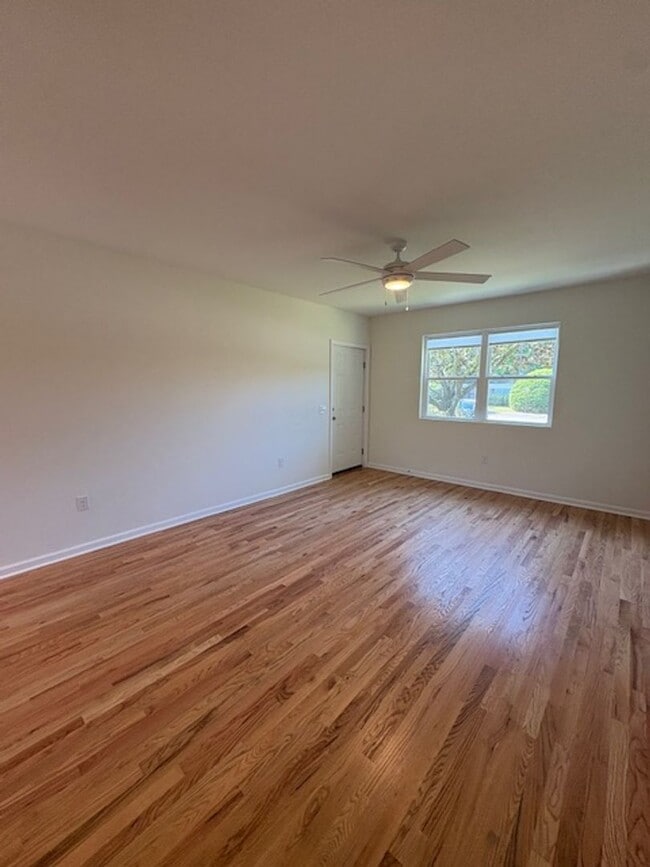 Photo - Newly Renovated Three Bedrooms Condo in South Windermere Unit B