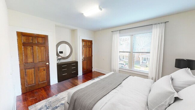 160 E Maynard Ave