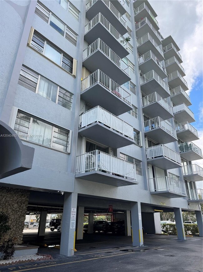 Building Photo - 1470 NE 125th Terrace Unit 205