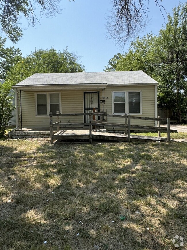 Building Photo - 2043 N Minnesota St Rental