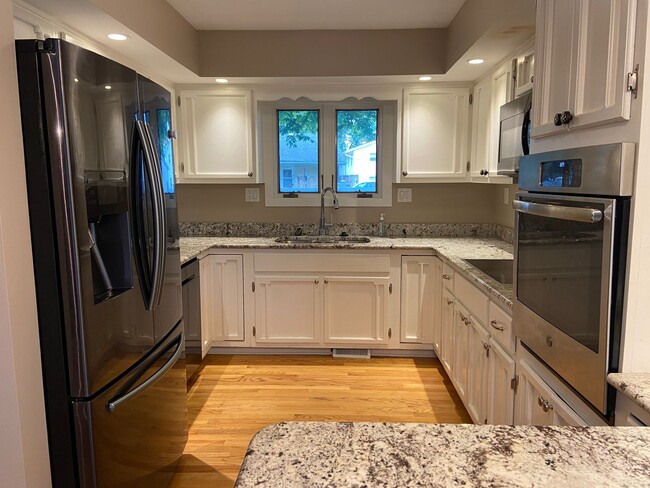 Photo - Beautiful, spacious 3 bedroom home in Savoy!