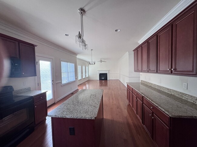 Photo - 2912 Bayfront Way