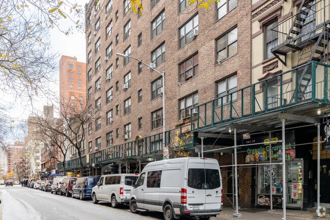 Photo - 140 E 28th St