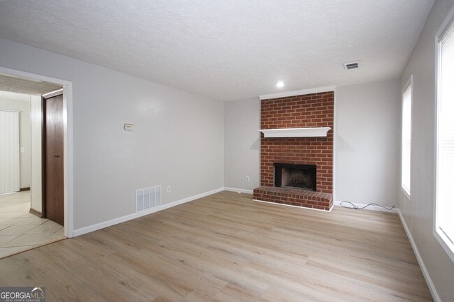 Photo - 948 Waverly Ct