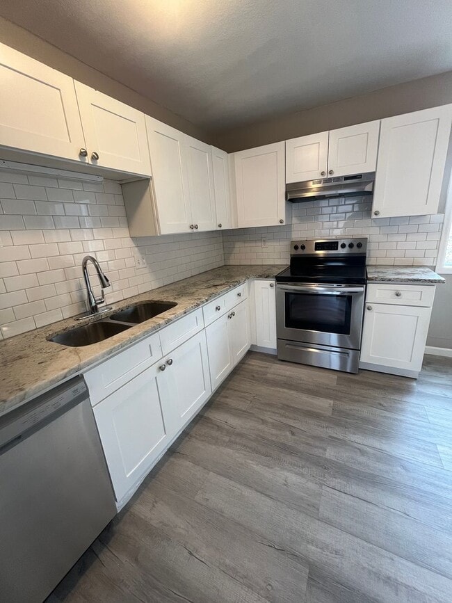 Photo - For Rent – Beautifully Remodeled 2-Bedroom Unit in Denver Unit 5411