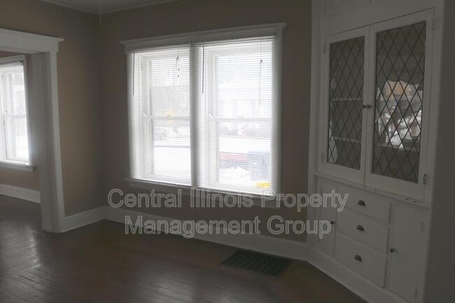 Photo - 611 W Jefferson St Unit B