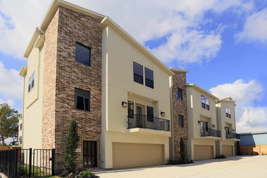 Photo - 3306 McKinney St