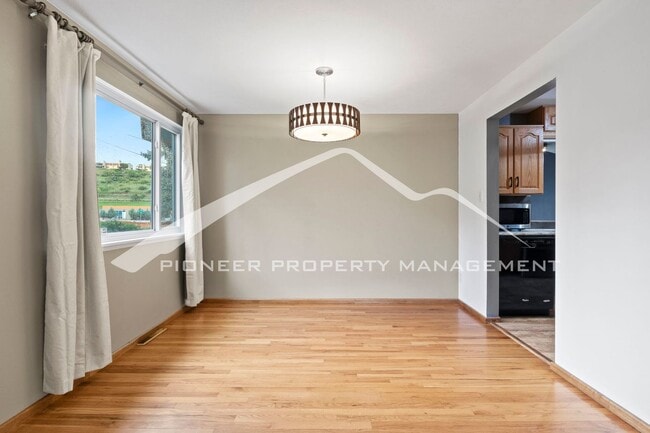 Photo - 1024 Pike Dr