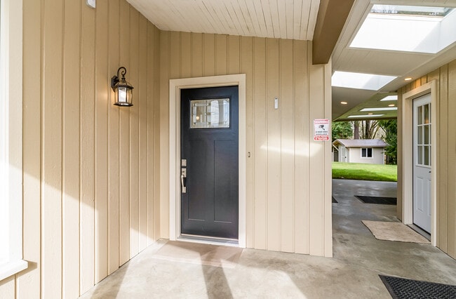 Photo - 8317 Vernon Rd