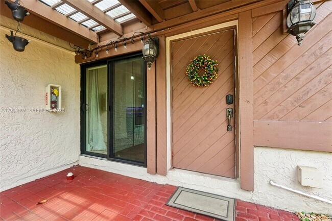 Photo - 2731 Parkview Dr S